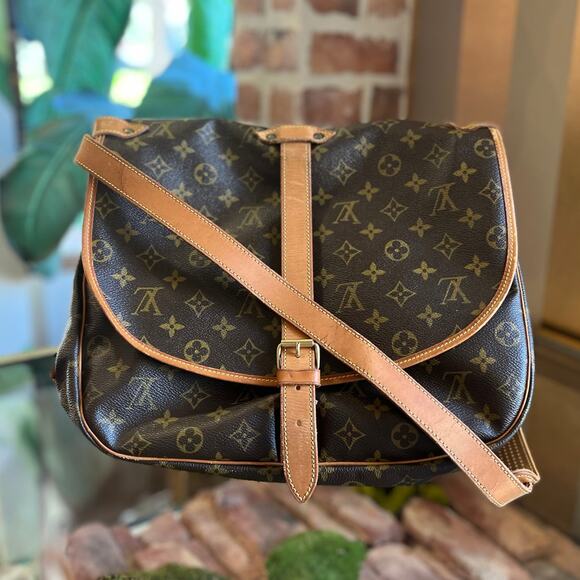 LOUIS VUITTON Saumur 35 Monogram Canvas Vintage Crossbody Bag - Picture 1 of 16